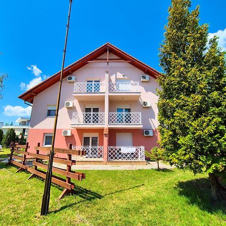Ildiko Apartmanhaz Замарди Экстерьер фото