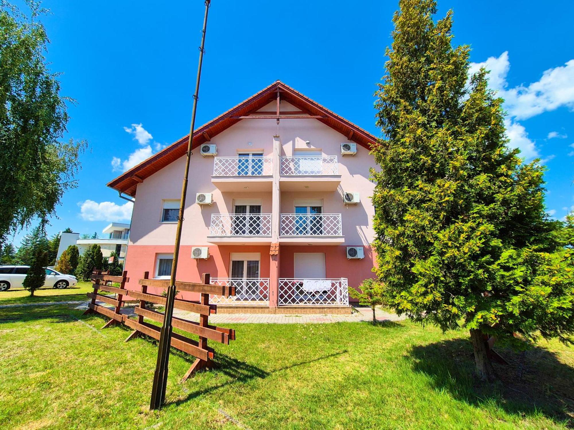 Ildiko Apartmanhaz Замарди Экстерьер фото