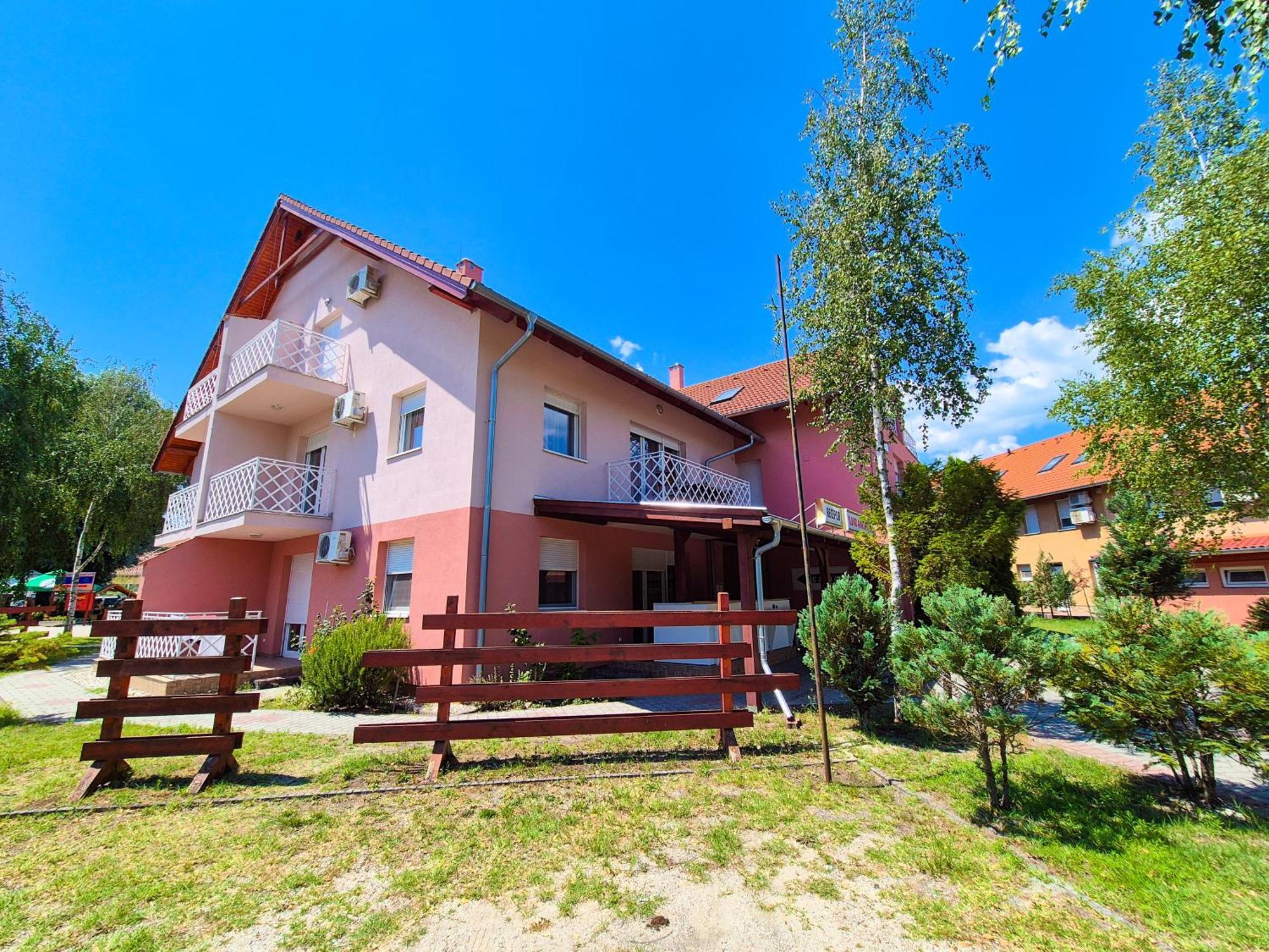 Ildiko Apartmanhaz Замарди Экстерьер фото