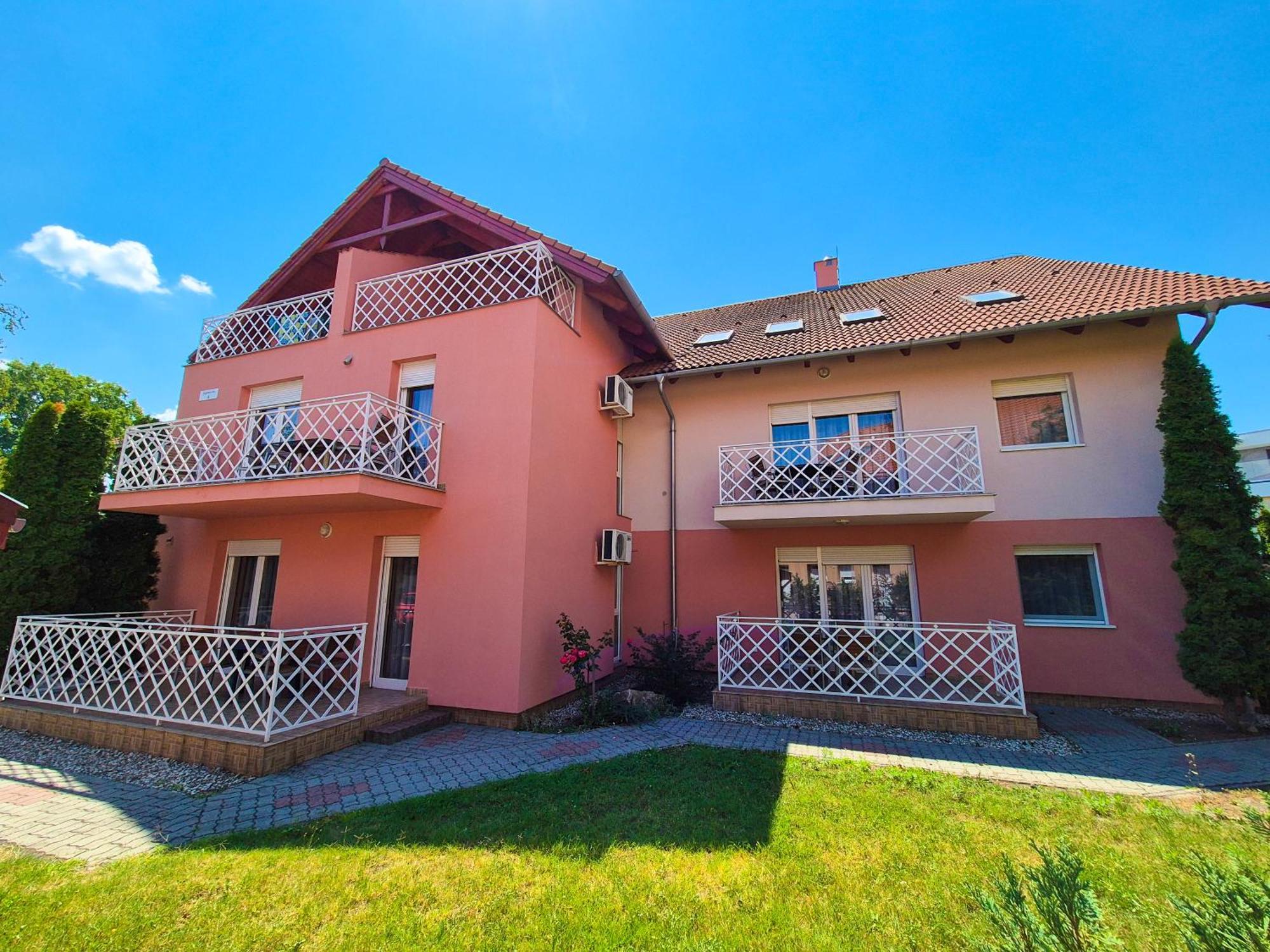 Ildiko Apartmanhaz Замарди Экстерьер фото